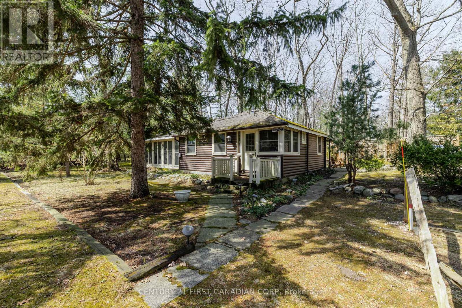 47 HEAMAN CRESCENT Property Photo 1