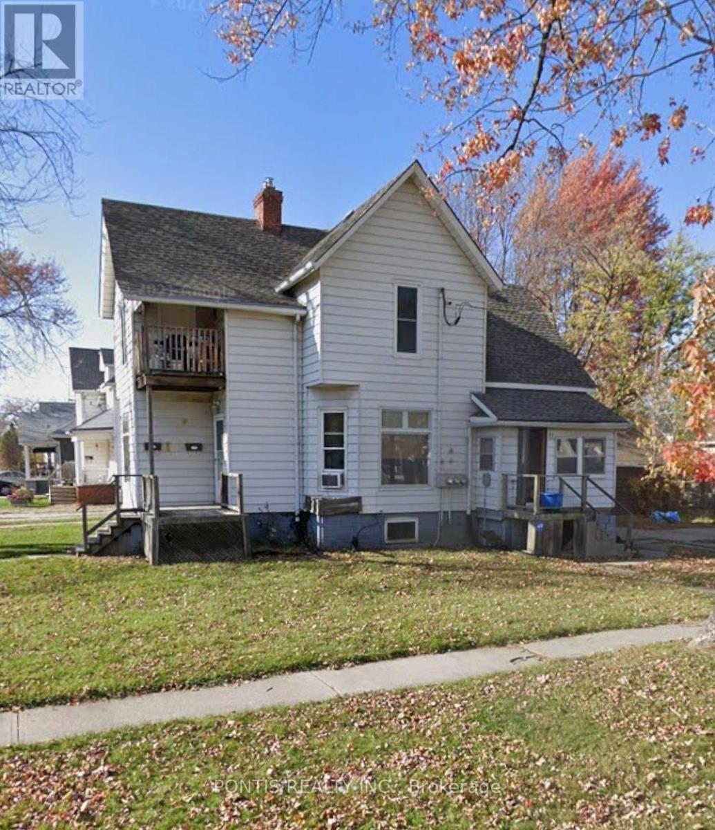 FIRST FLOOR - 452 CONFEDERATION STREET Property Photo 1