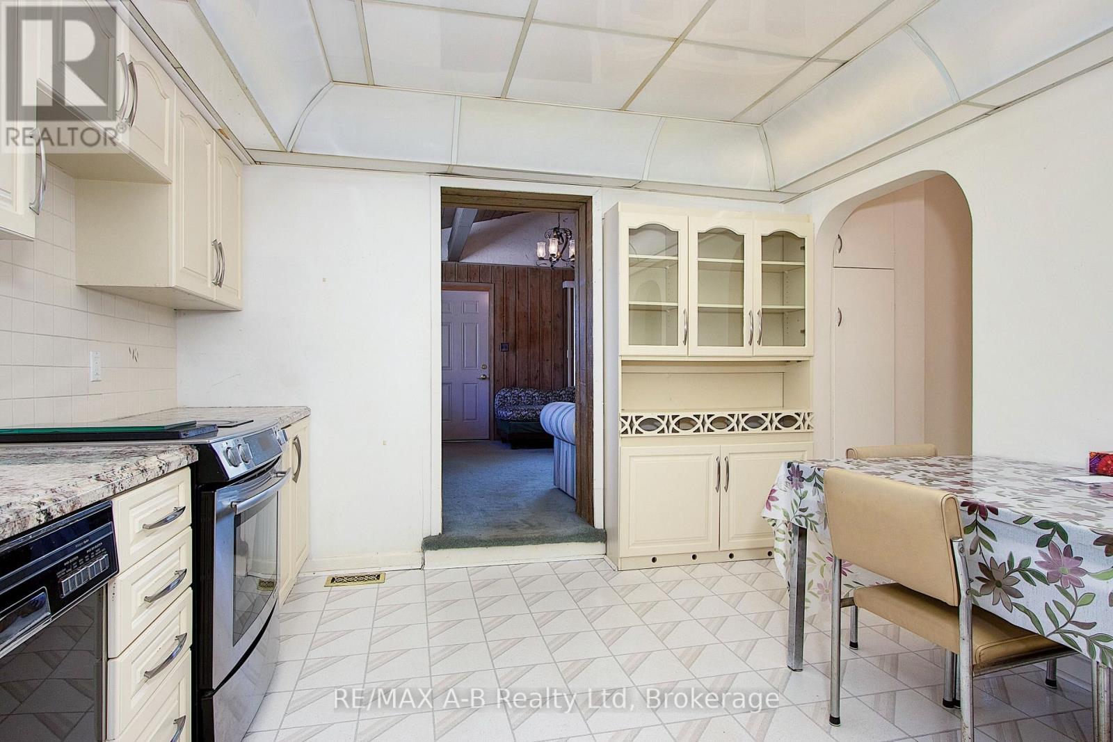 235 William Street Property Photo 9