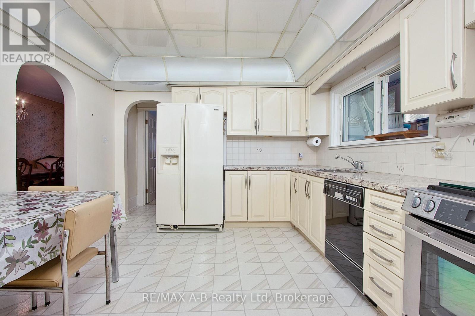 235 William Street Property Photo 10