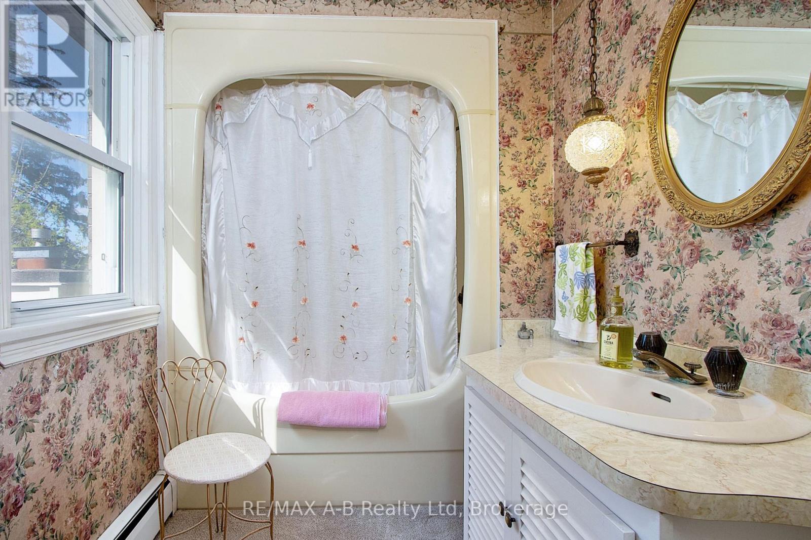 235 William Street Property Photo 16
