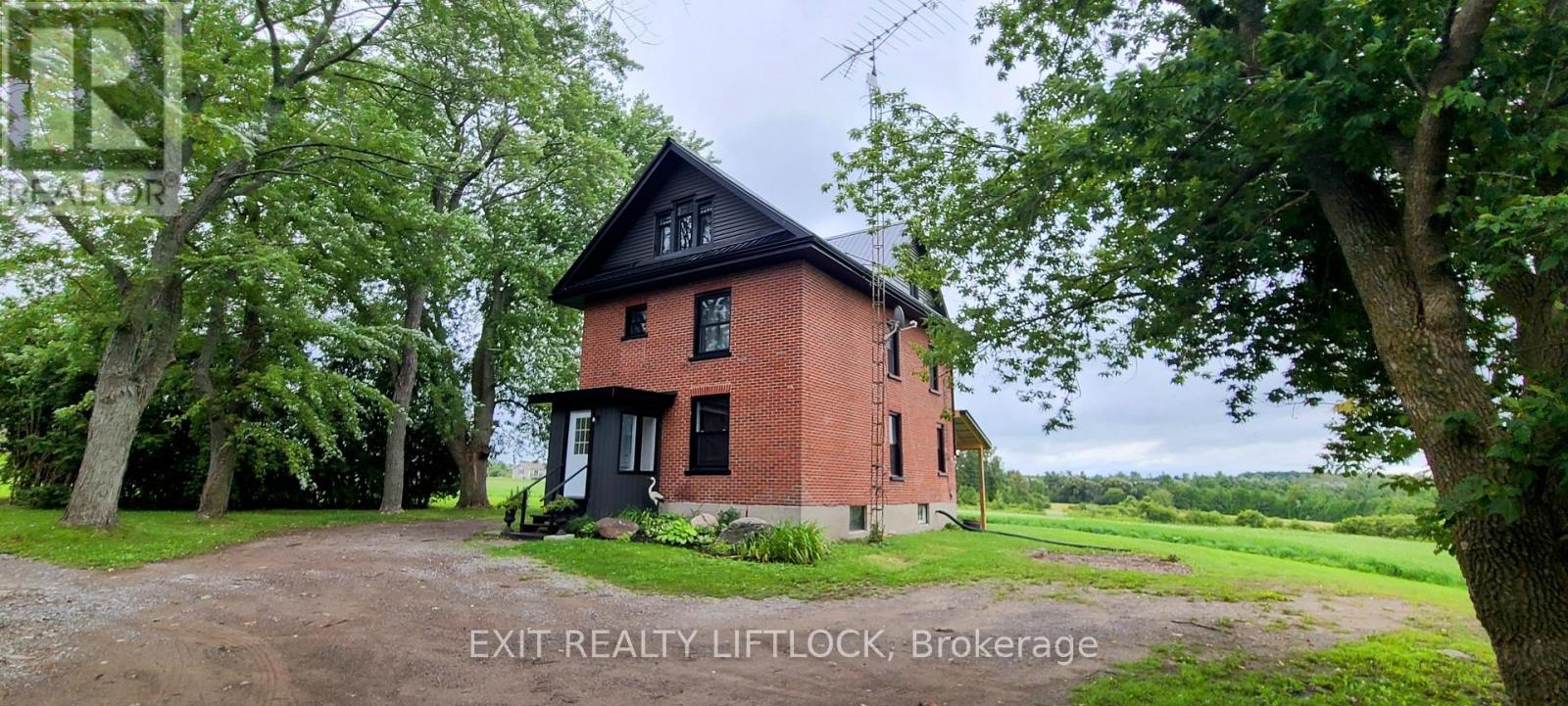 4922 Highway 7 Property Photo 1