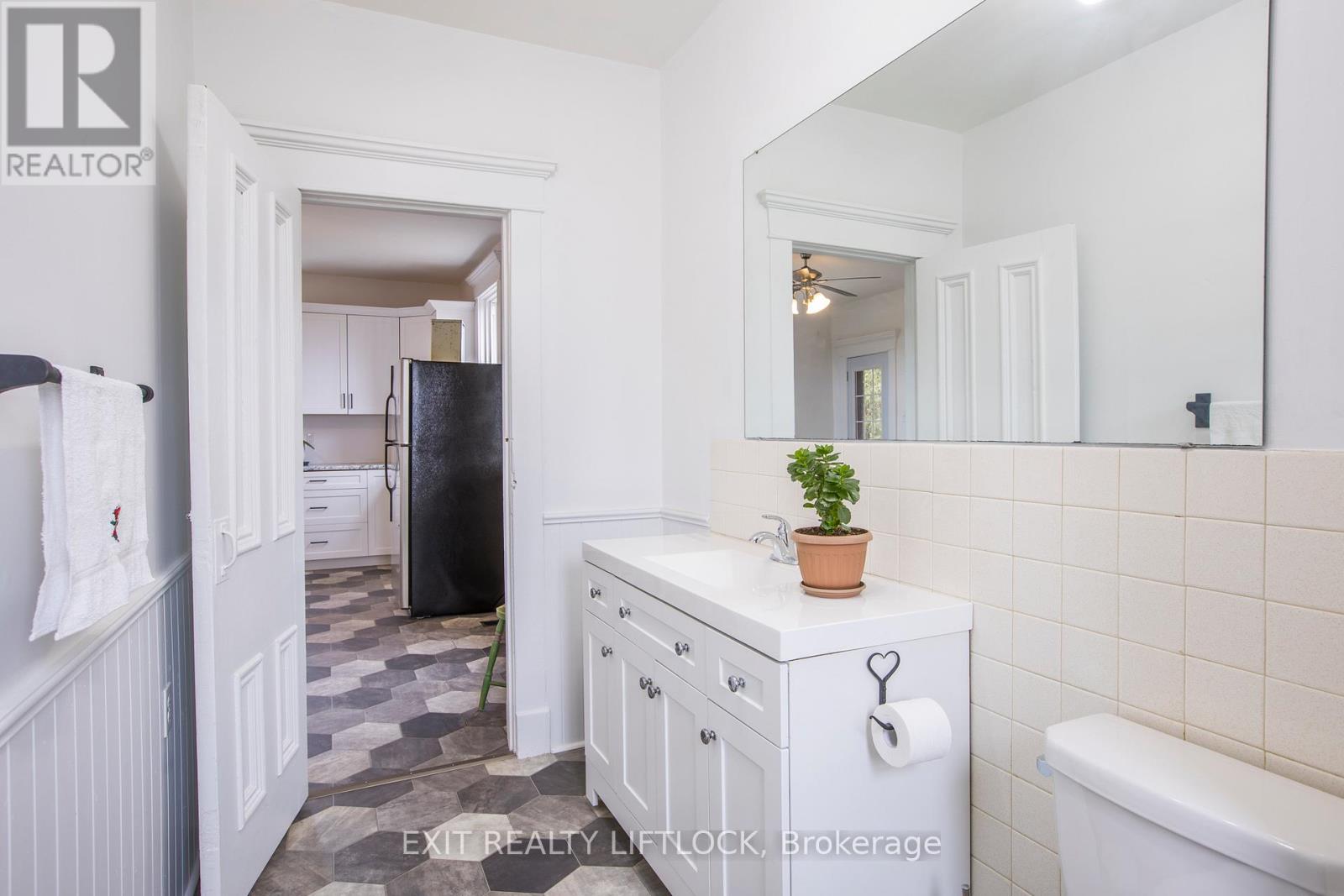 4922 Highway 7 Property Photo 13