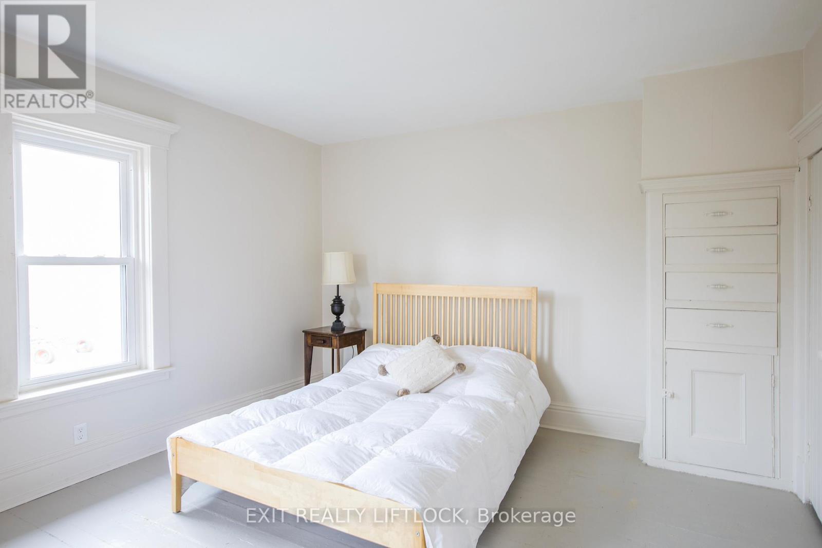 4922 Highway 7 Property Photo 14