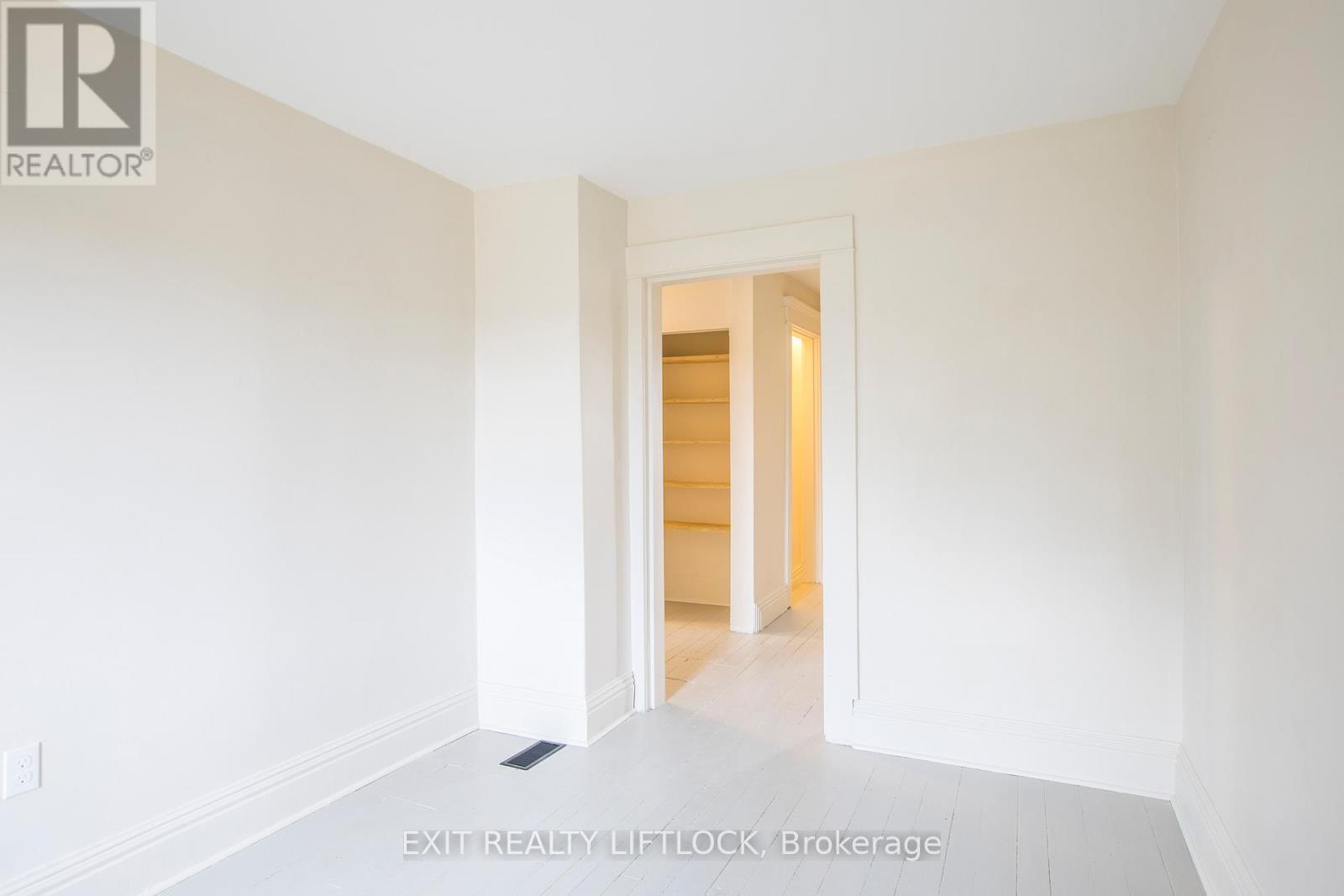 4922 Highway 7 Property Photo 19