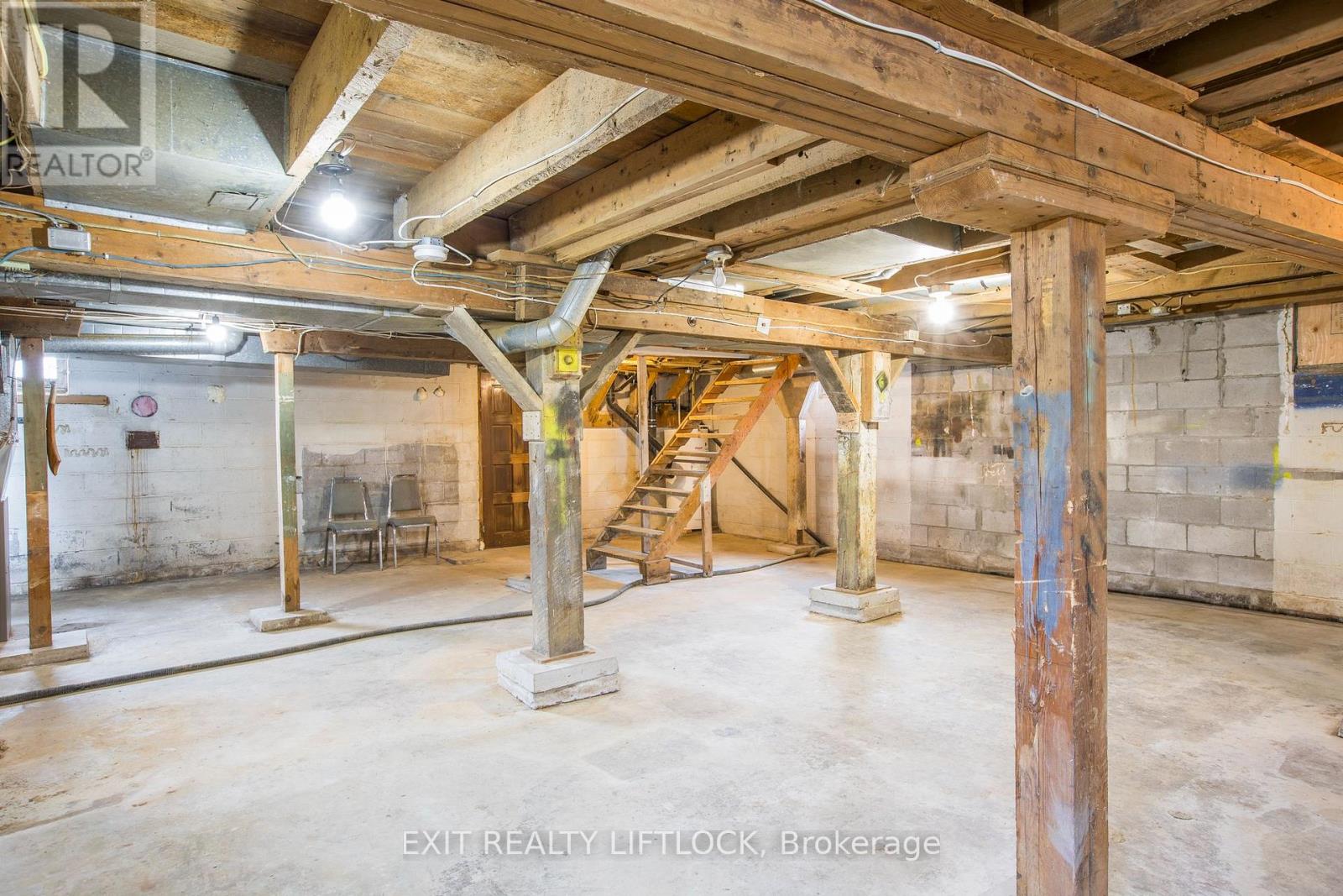 4922 Highway 7 Property Photo 24
