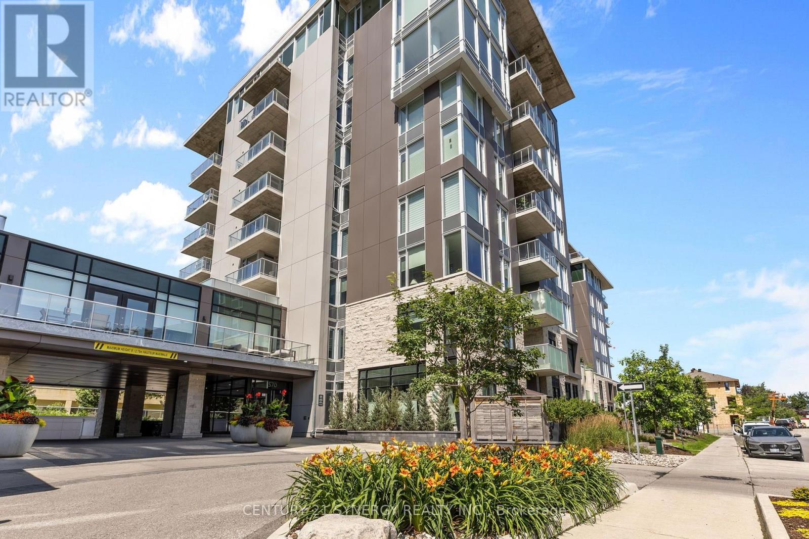 512 - 570 DE MAZENOD AVENUE