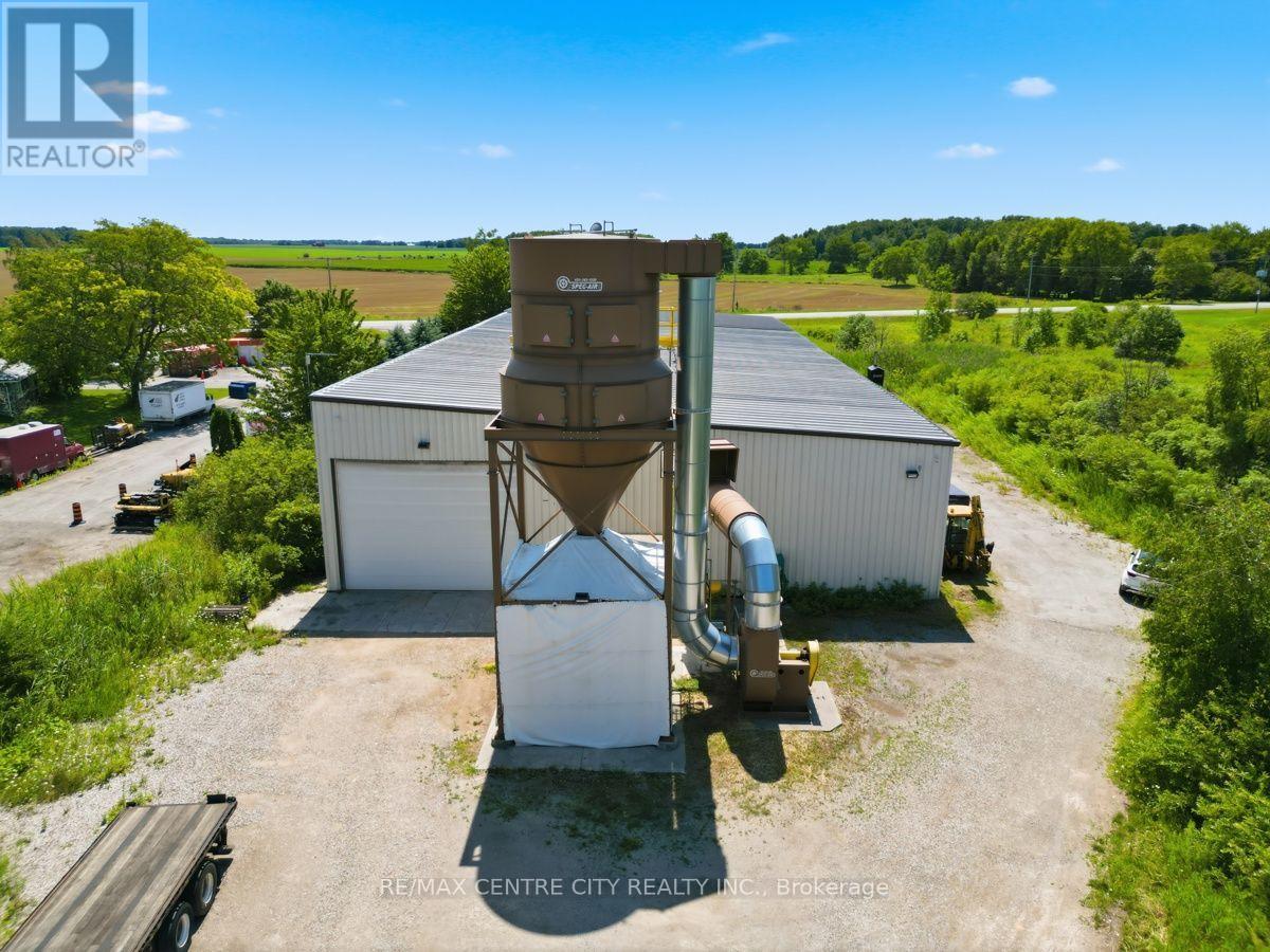 23819 Coldstream Road Property Photo 11
