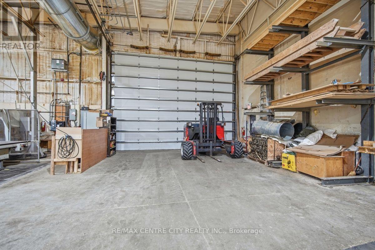 23819 Coldstream Road Property Photo 13