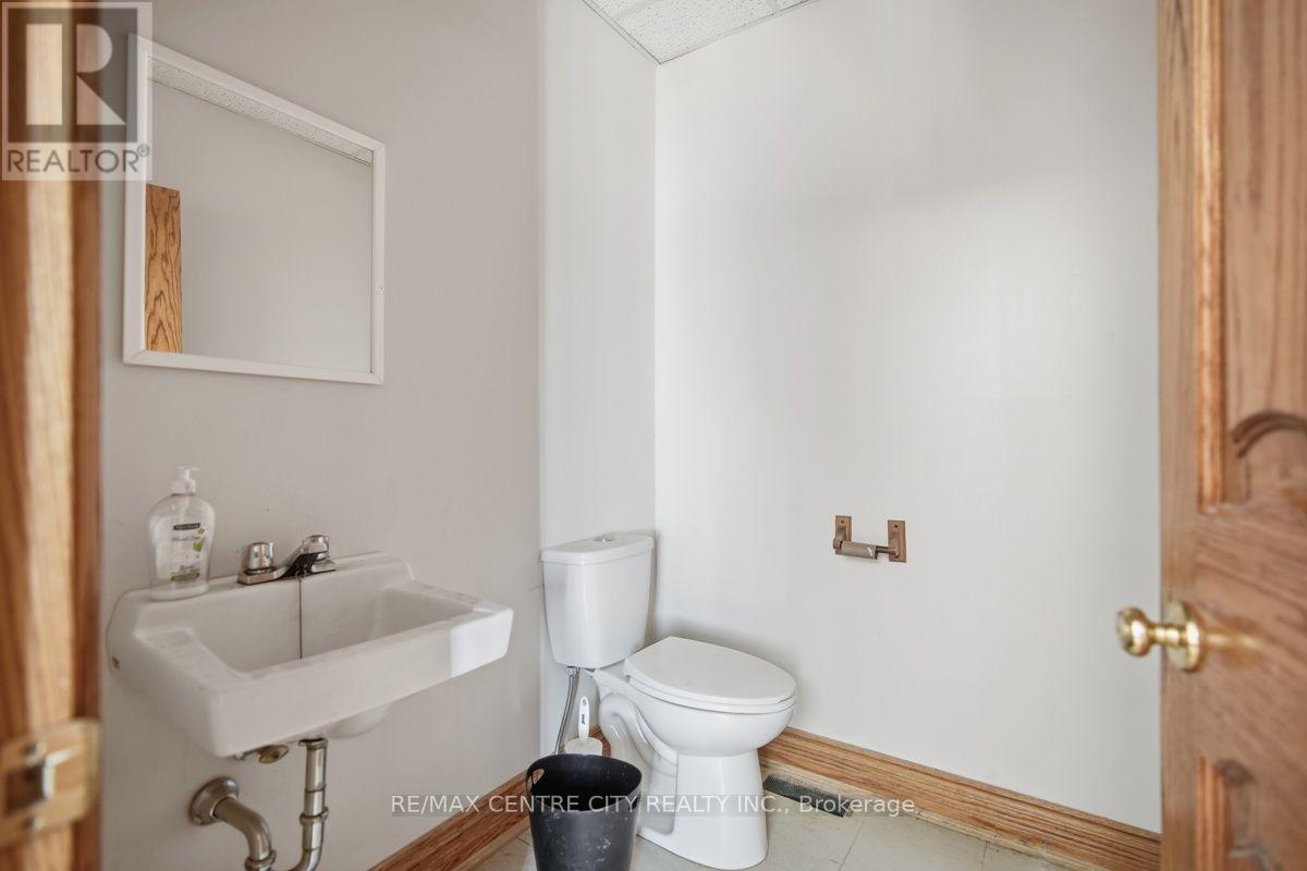 23819 Coldstream Road Property Photo 33