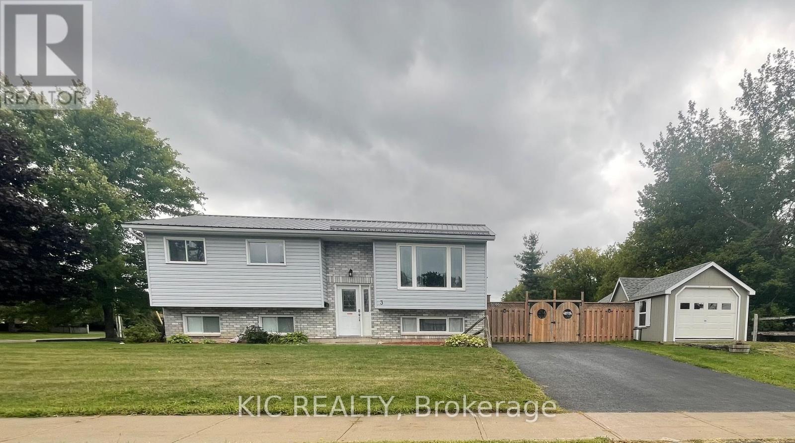 3 Creekside Drive Property Photo 1
