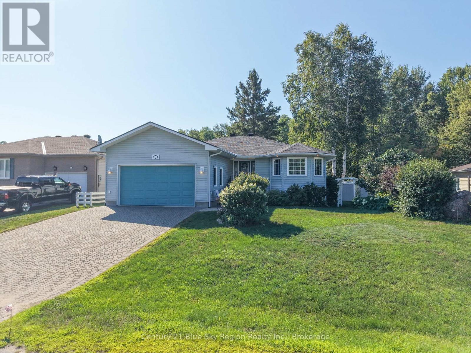 33 Golf Course Road Property Photo 1