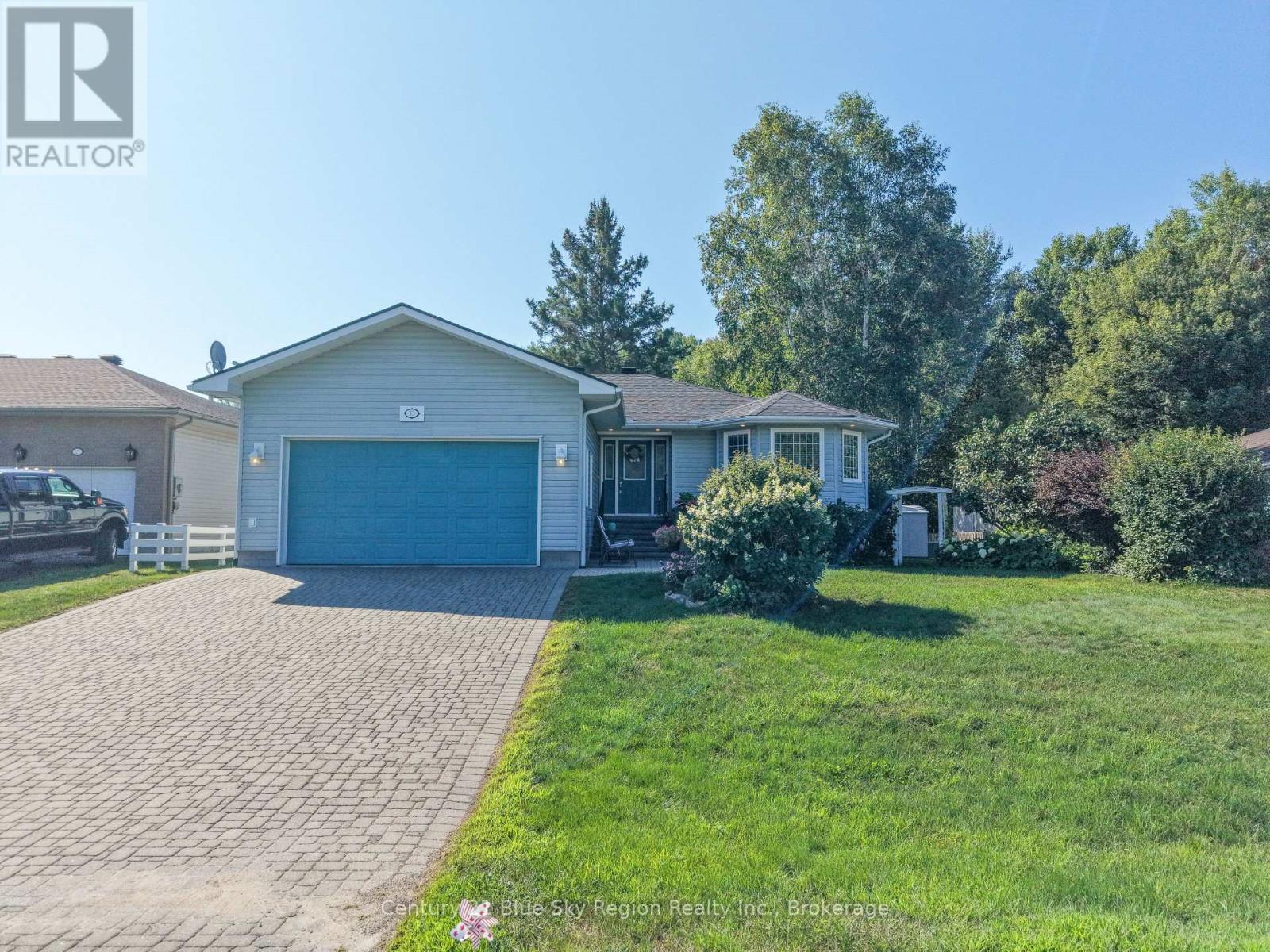 33 Golf Course Road Property Photo 2