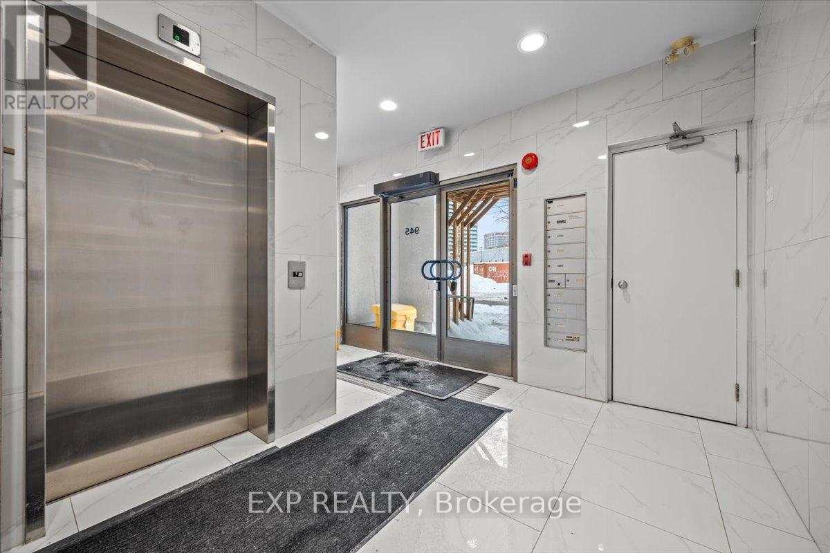 945 Wellington Street Property Photo 2