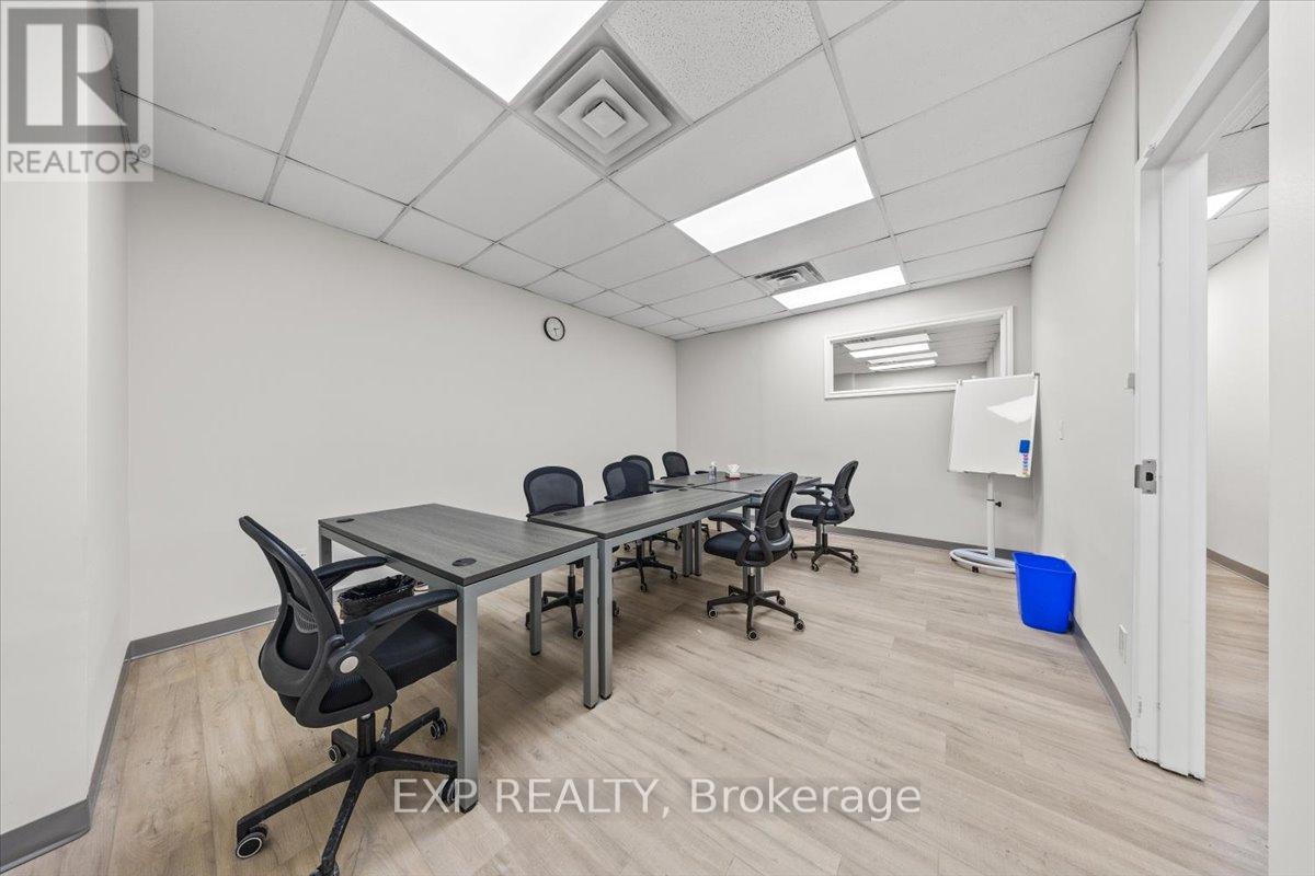 945 Wellington Street Property Photo 12