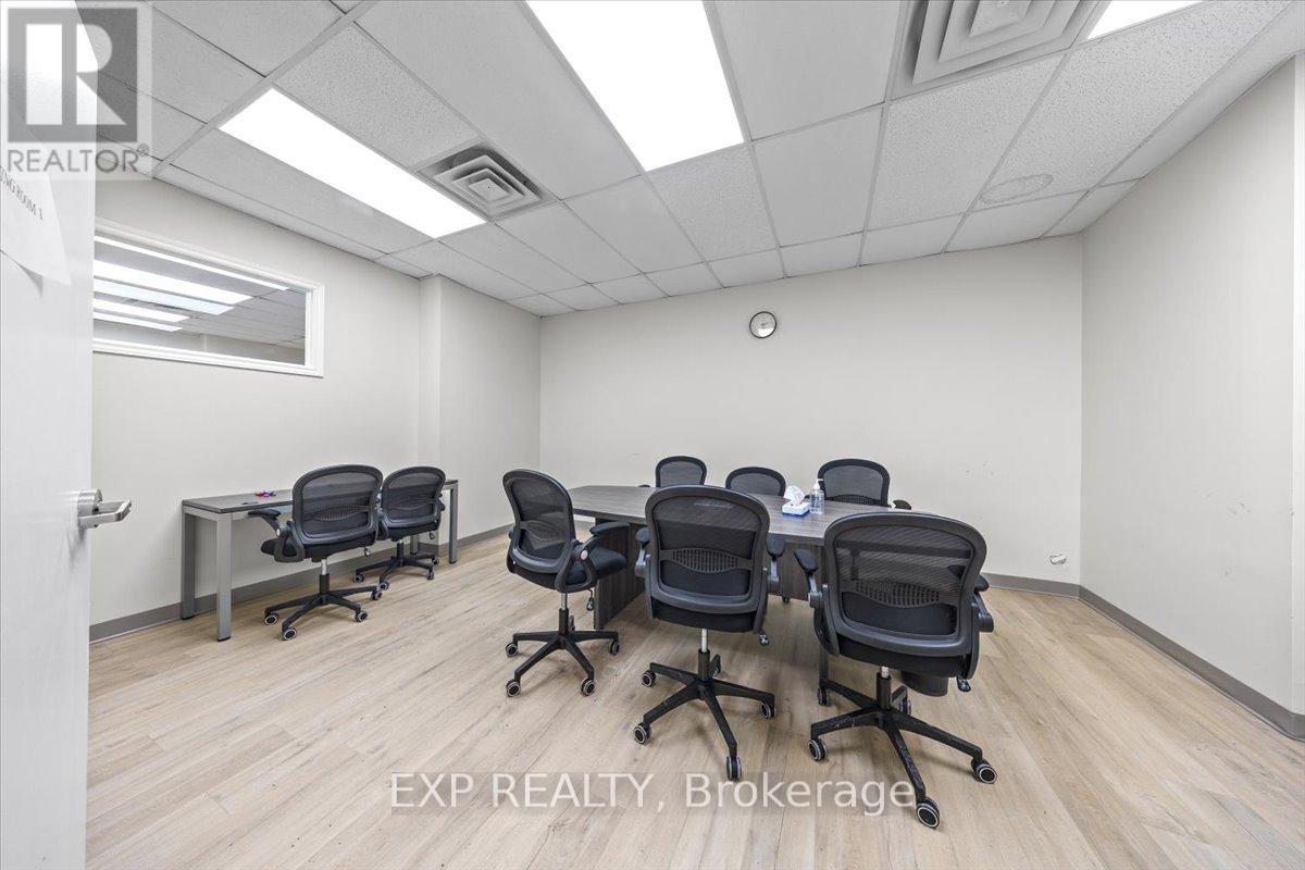 945 Wellington Street Property Photo 14