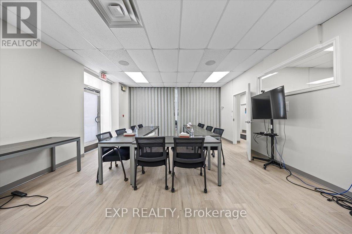 945 Wellington Street Property Photo 17