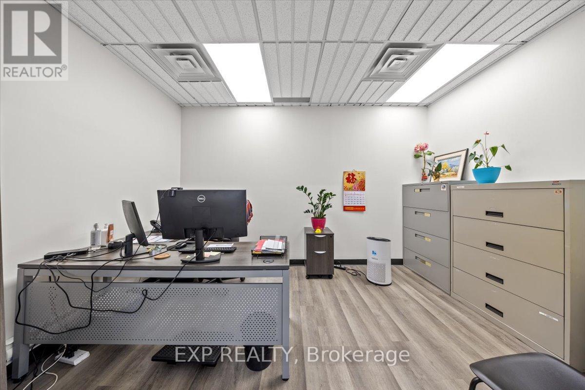 945 Wellington Street Property Photo 41