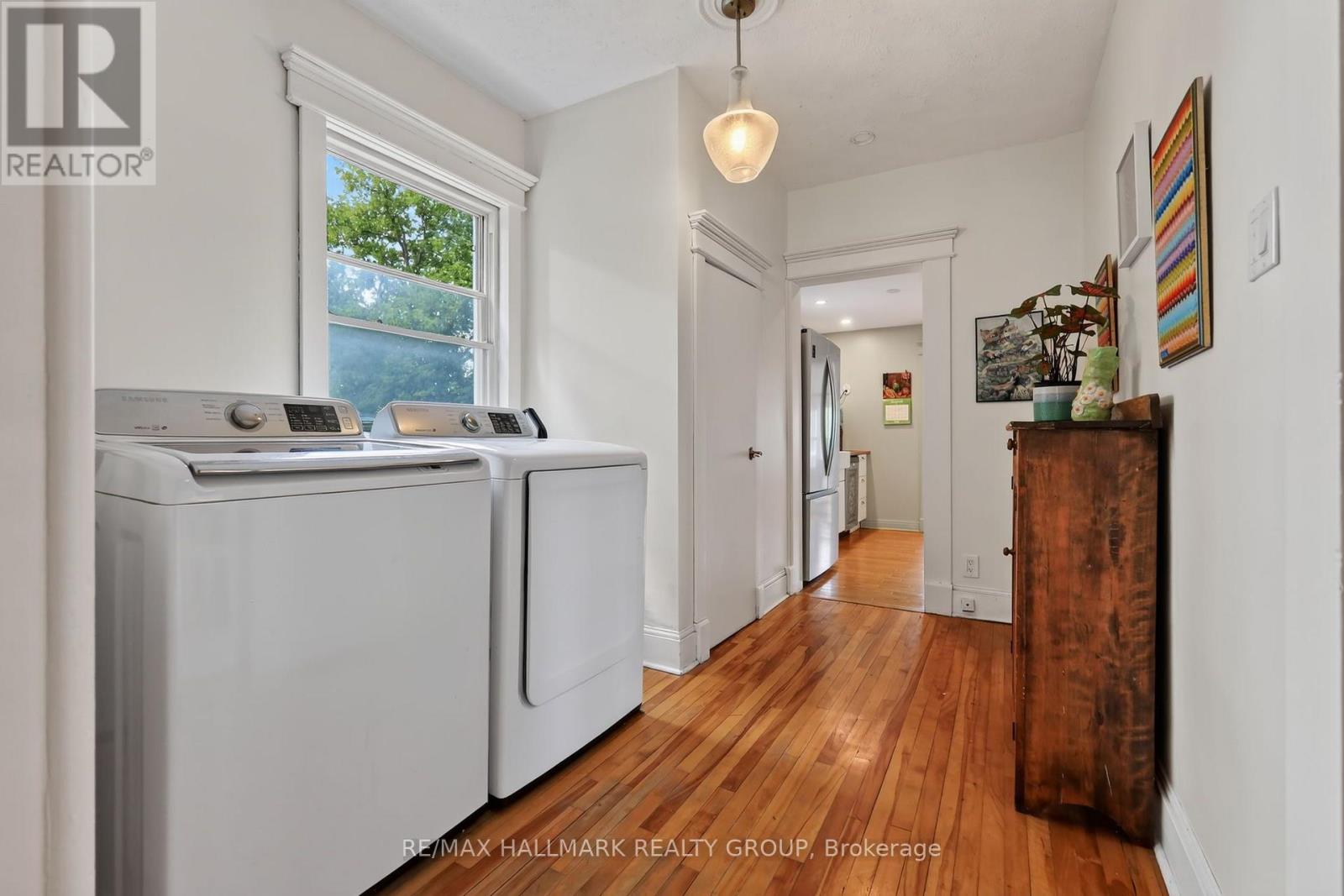664 Center Street Property Photo 9