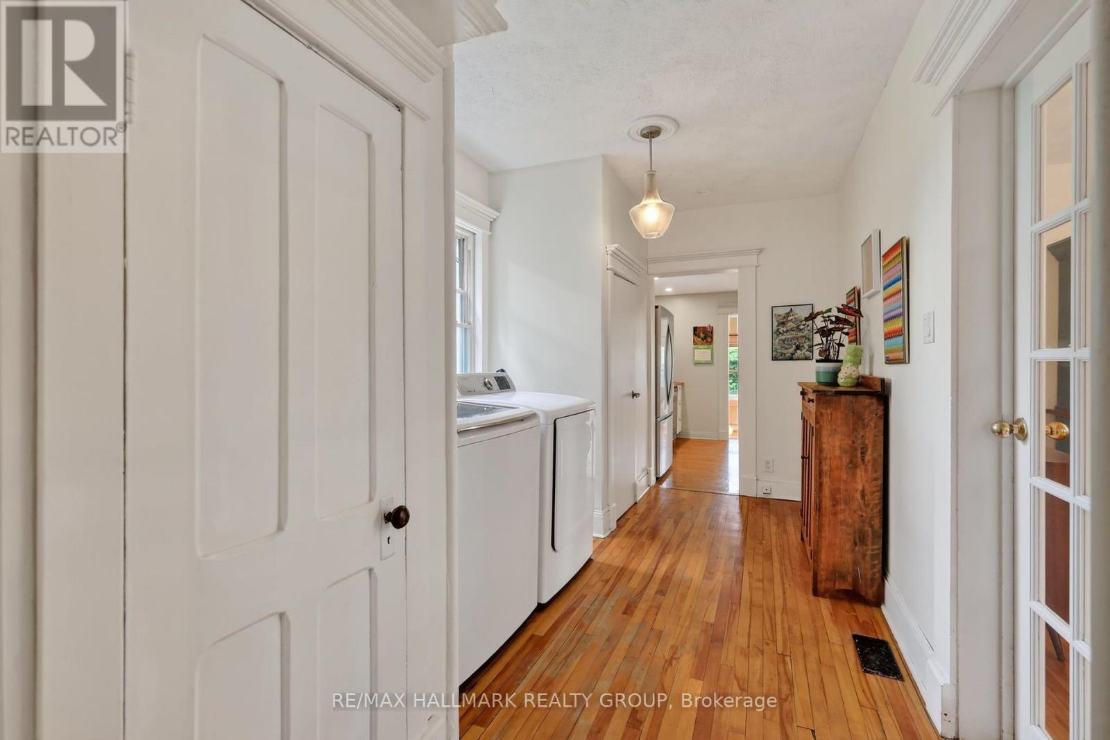 664 Center Street Property Photo 10
