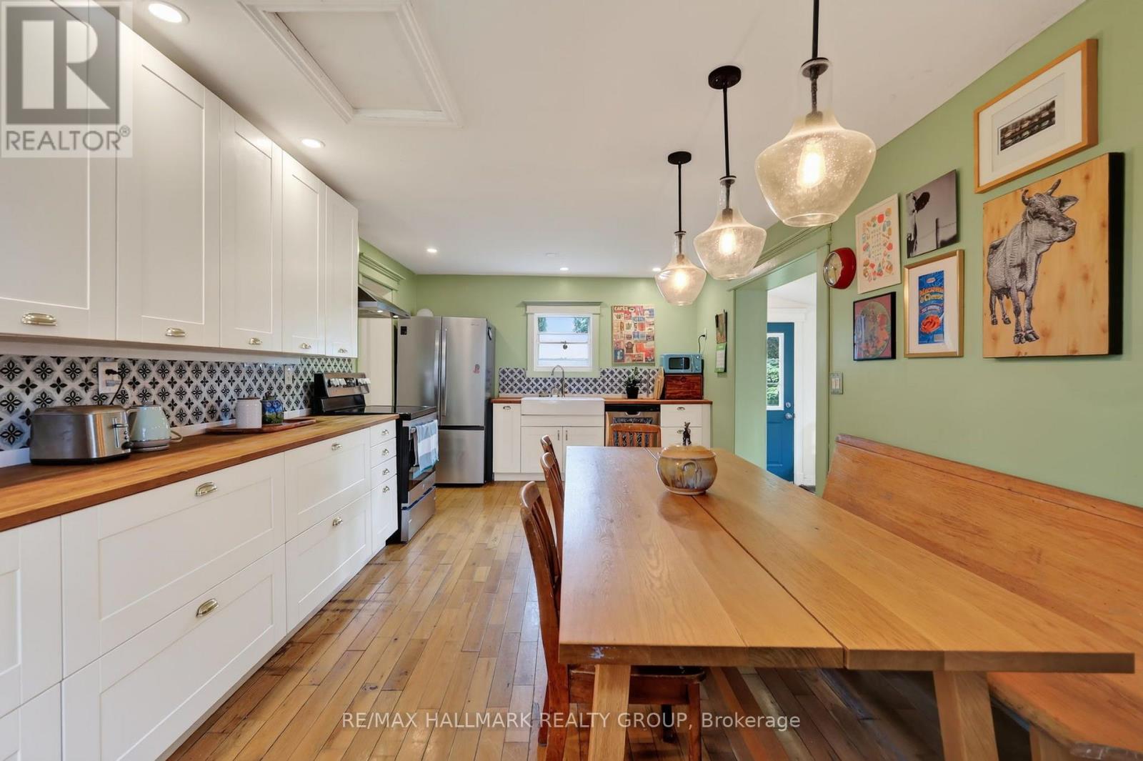 664 Center Street Property Photo 15