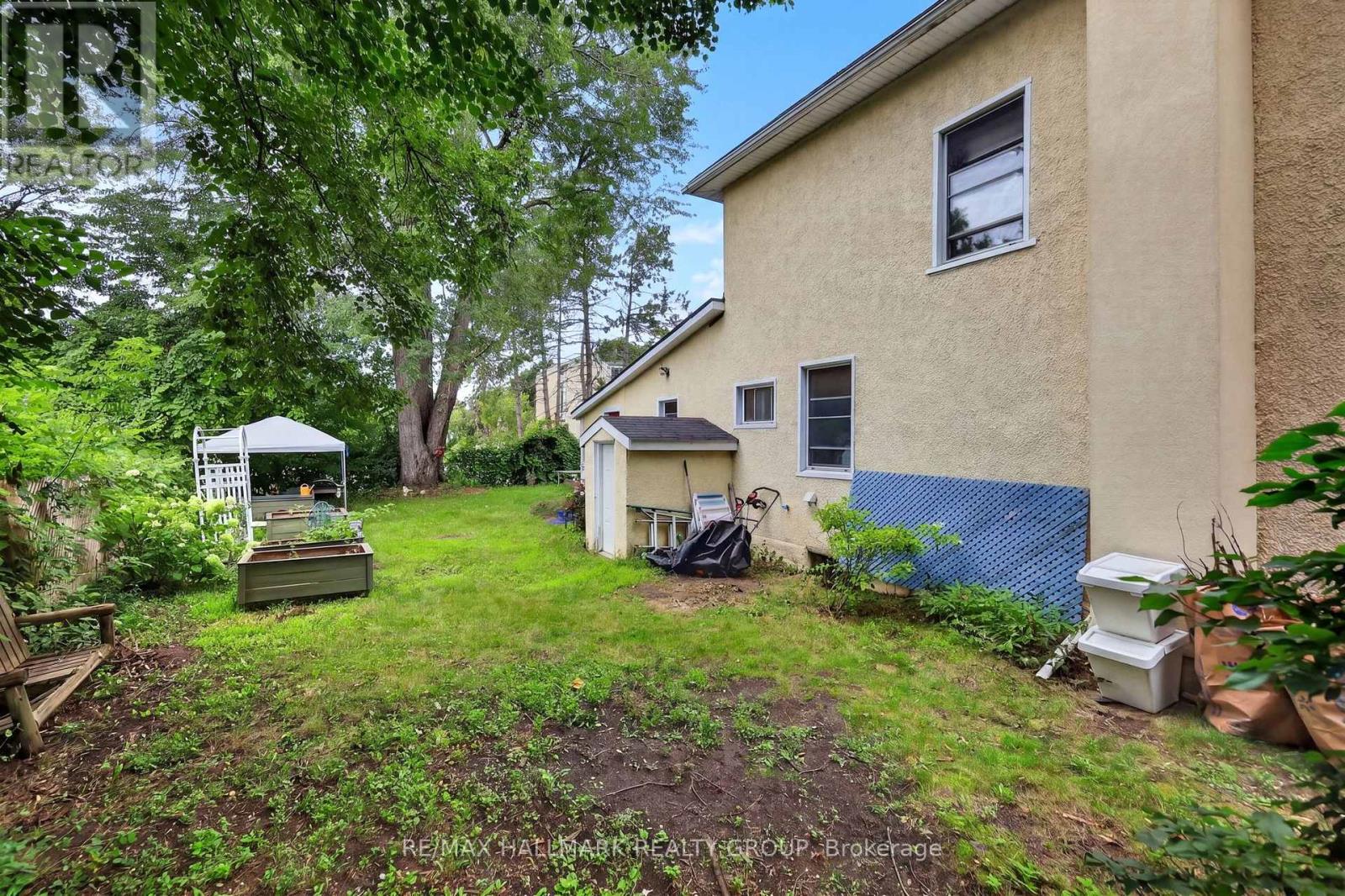664 Center Street Property Photo 39