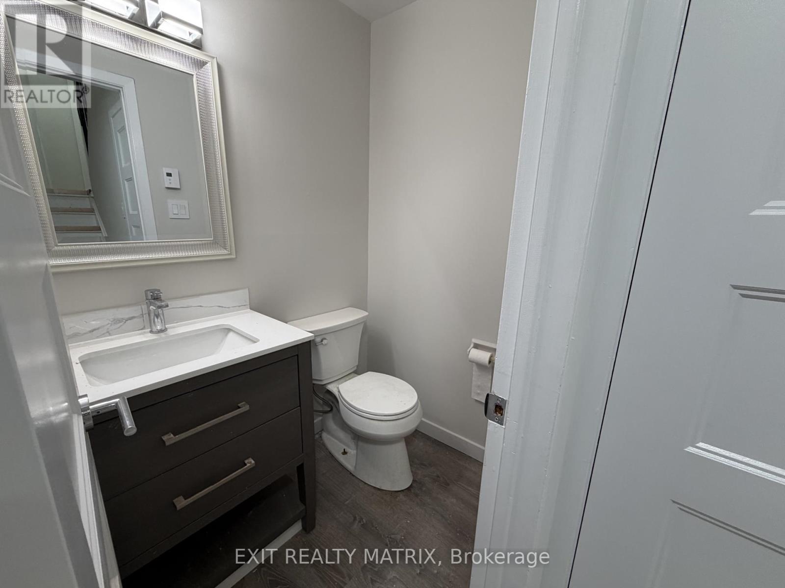 50 - 2610 Draper Avenue Property Photo 15
