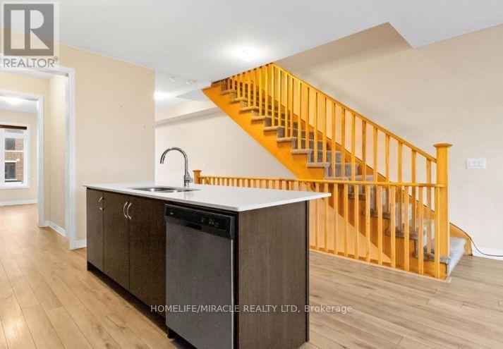 109 - 585 Colborne Street E Property Photo 8