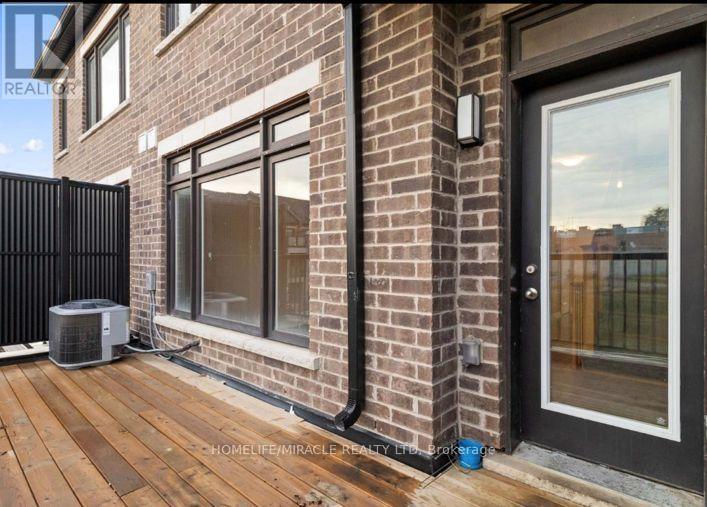 109 - 585 Colborne Street E Property Photo 14