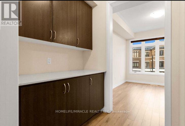 109 - 585 Colborne Street E Property Photo 15