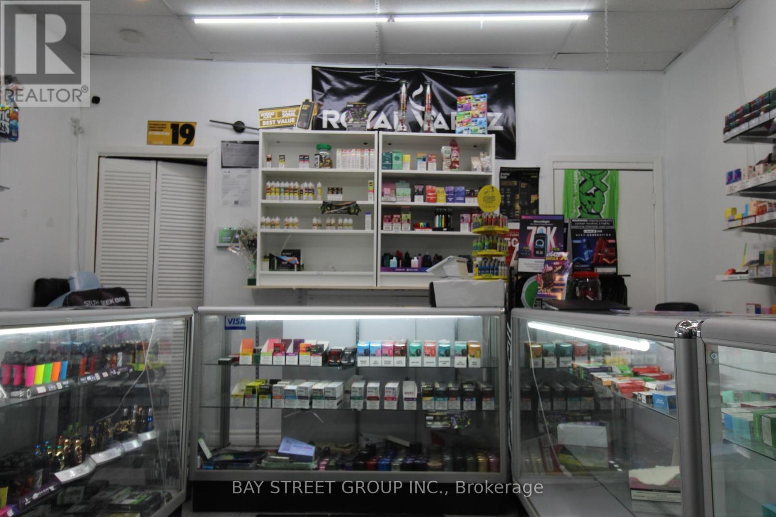 6 James Street N Property Photo 10
