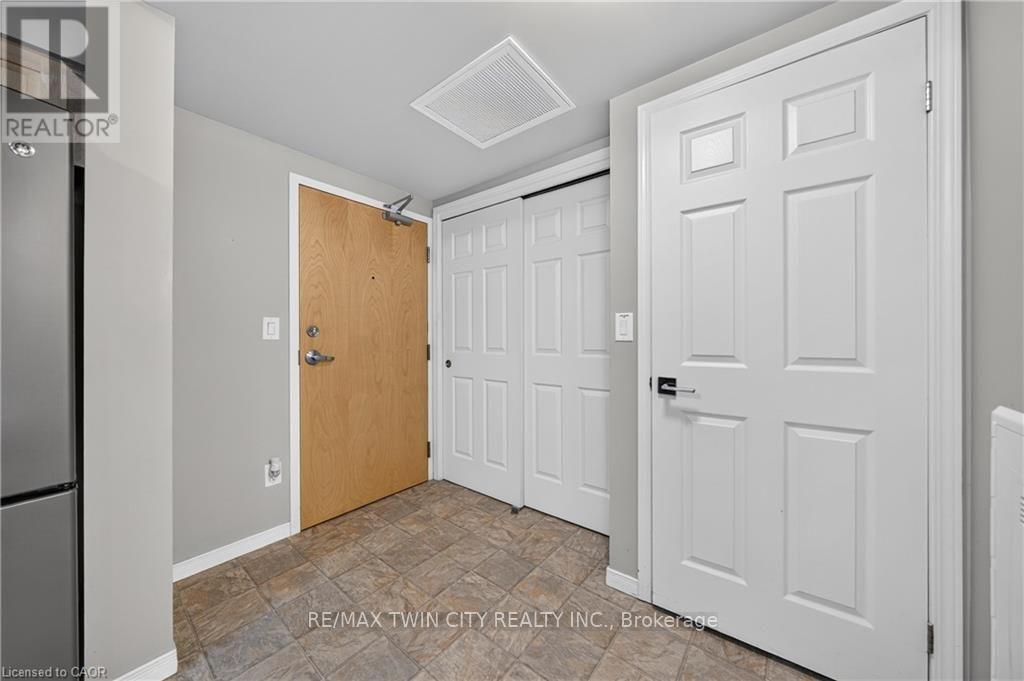 203 - 155 Water Street S Property Photo 7