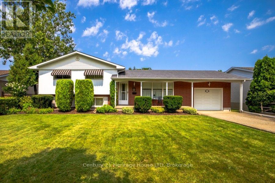 121 LOCKHART DRIVE