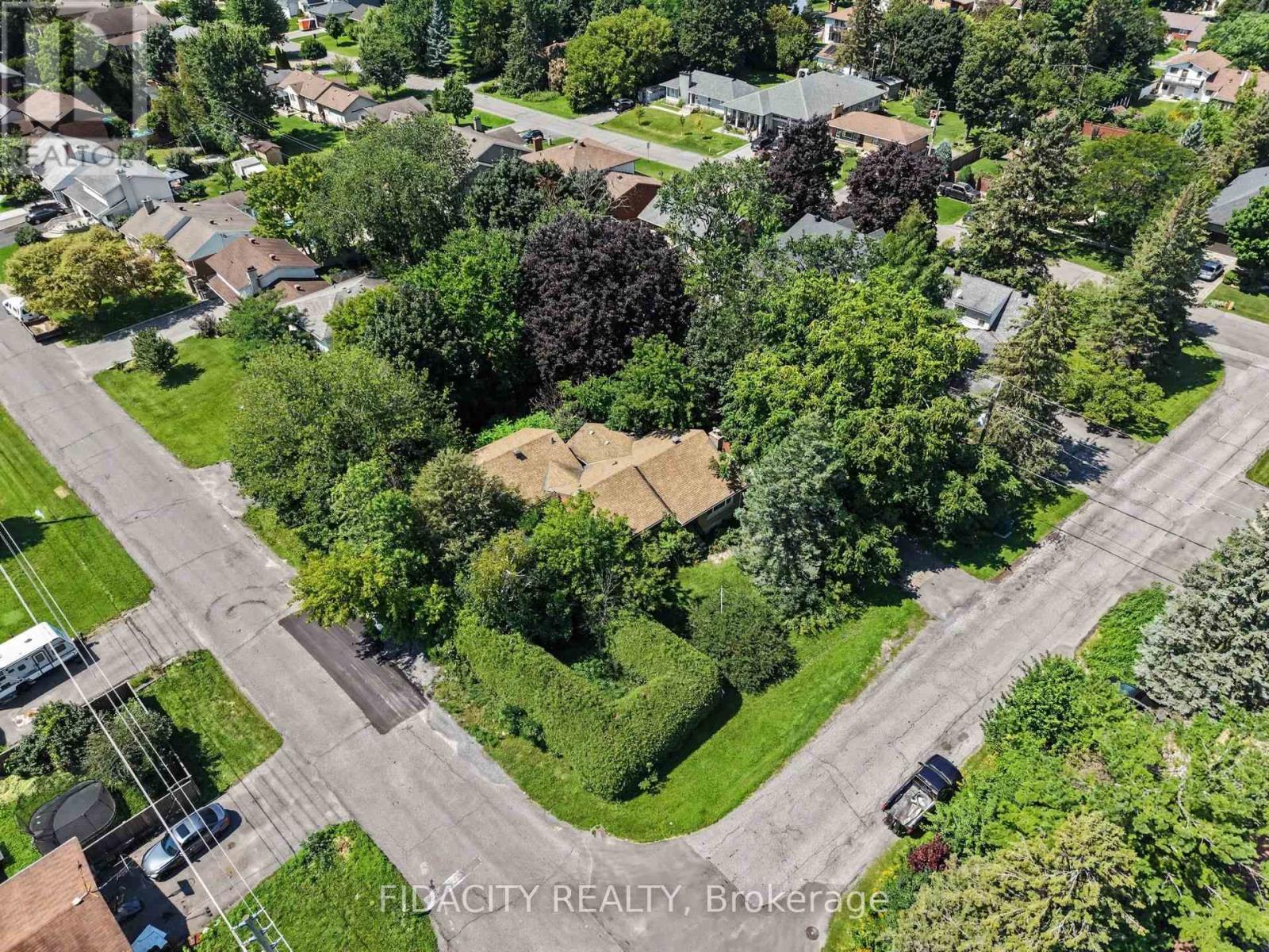6 MALCOLM PLACE