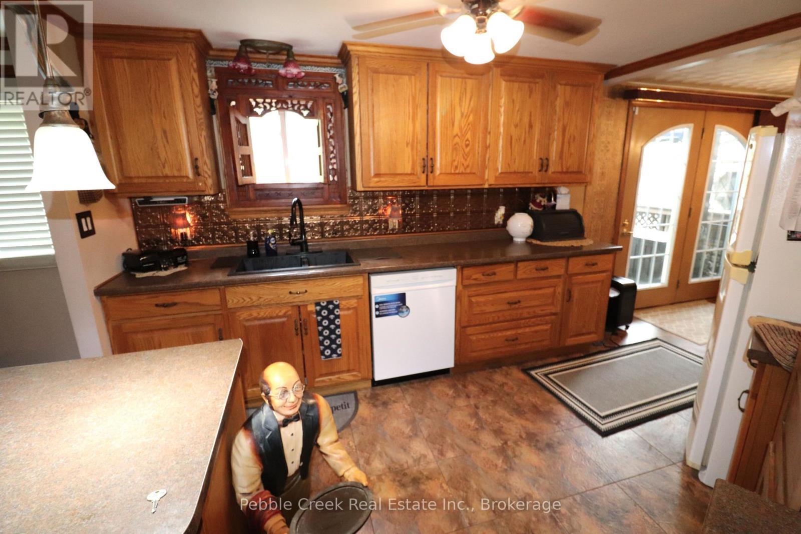 6 Garden Road Property Photo 9