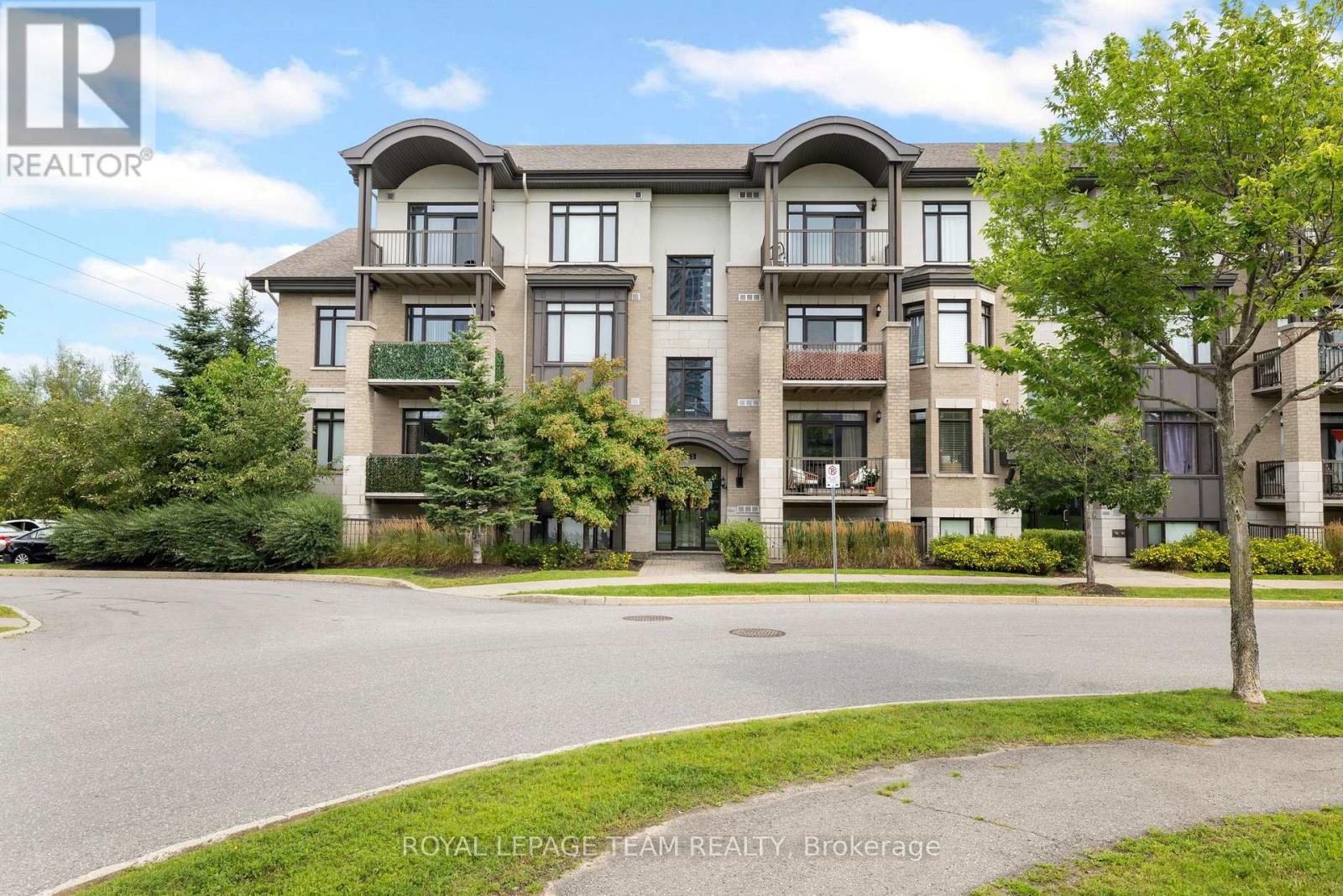 104 - 655 BEAUPARC PRIVATE Property Photo 1