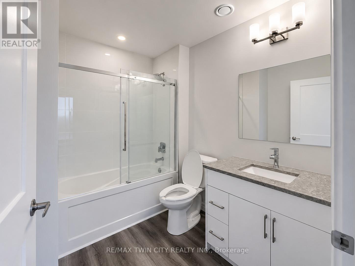 1402 - 60 Charles Street W Property Photo 7