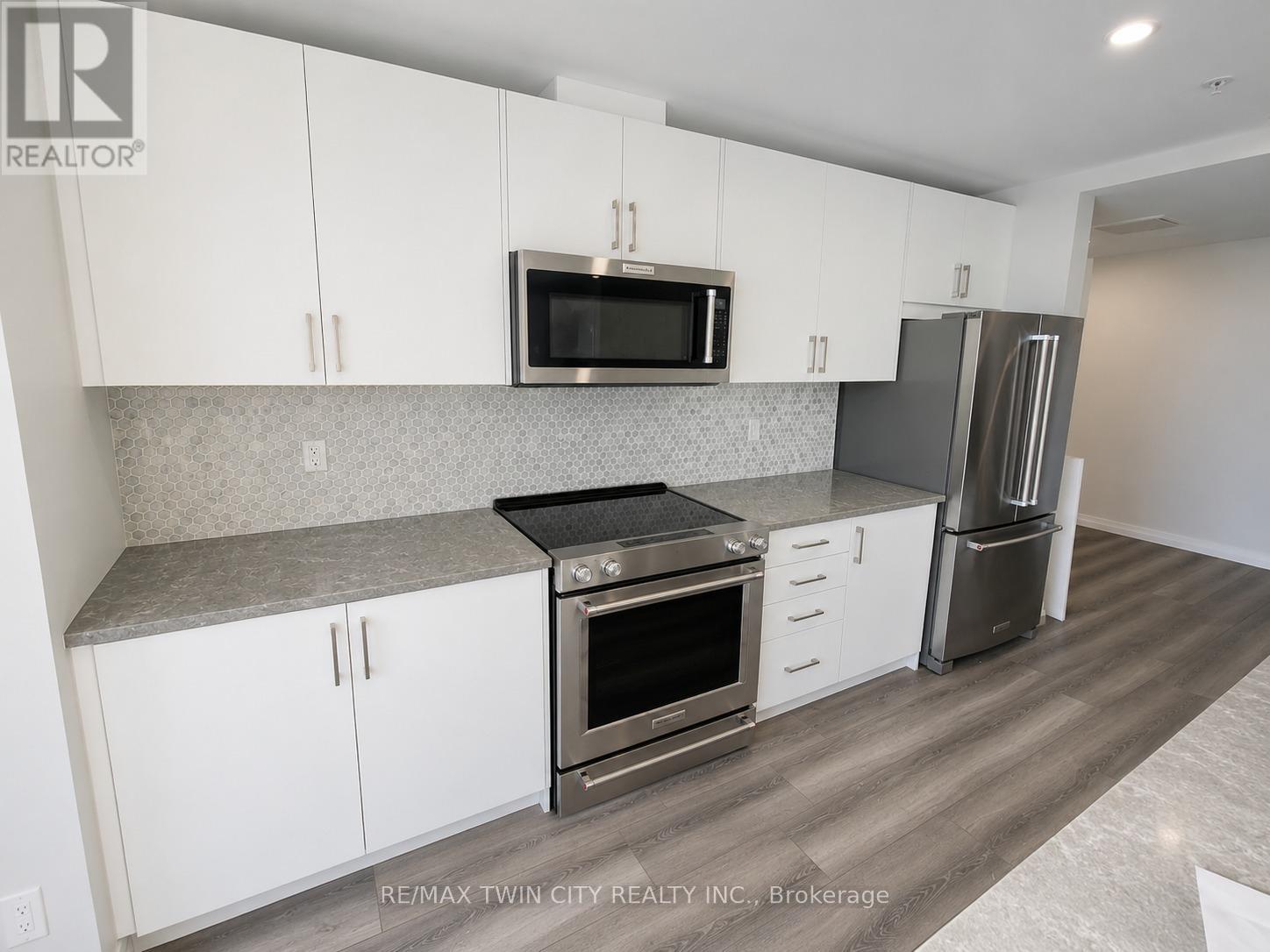 1402 - 60 Charles Street W Property Photo 10