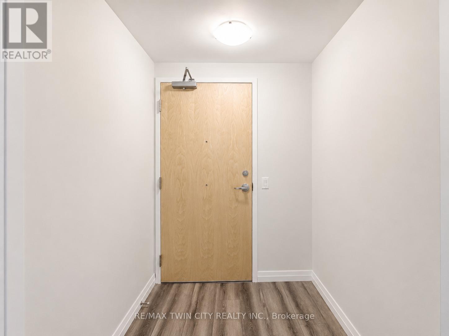 1402 - 60 Charles Street W Property Photo 15