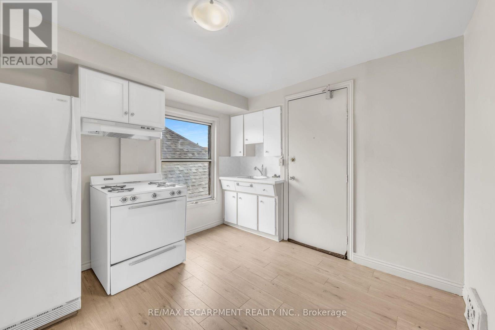 1367 Cannon Street E Property Photo 23