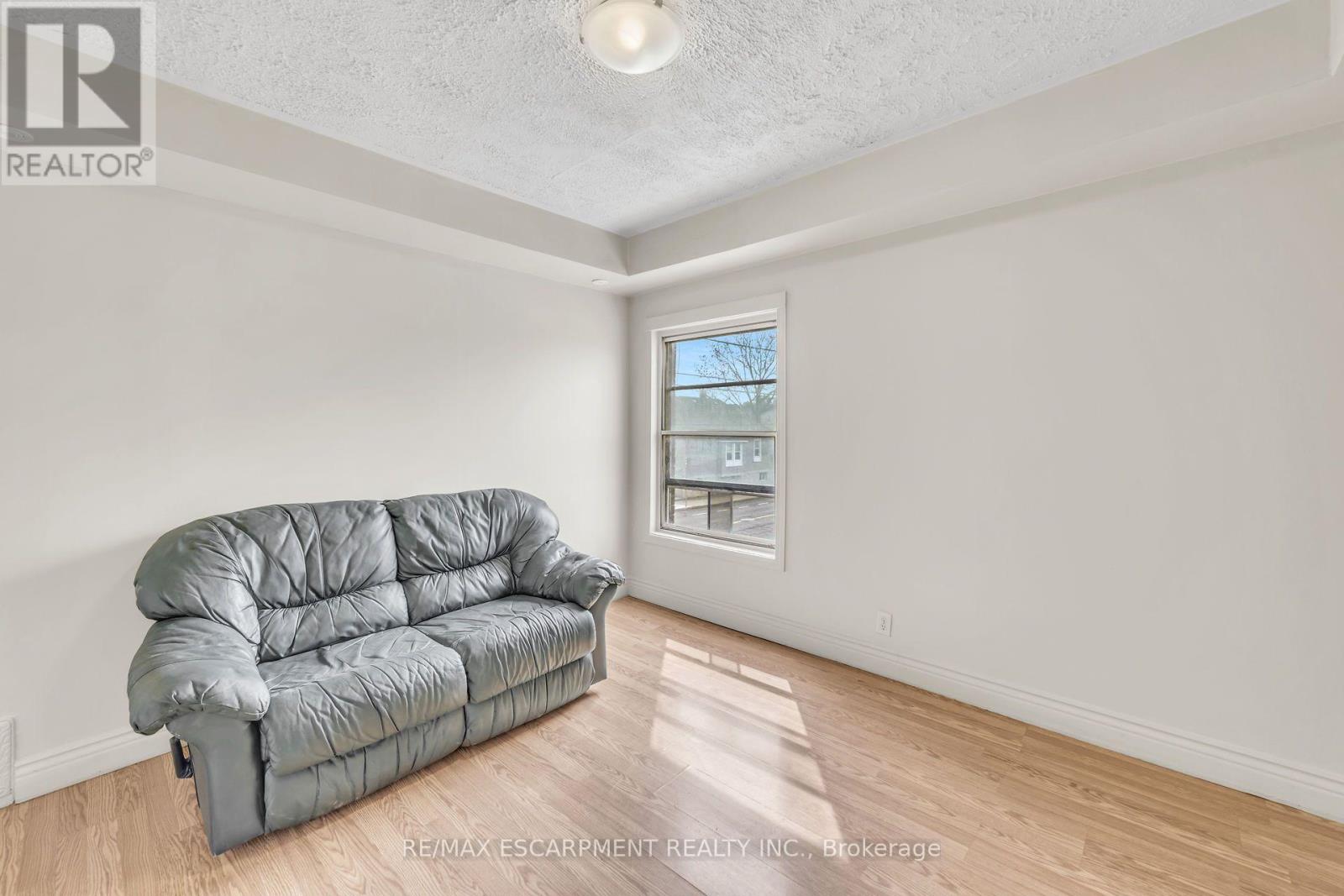 1367 Cannon Street E Property Photo 24
