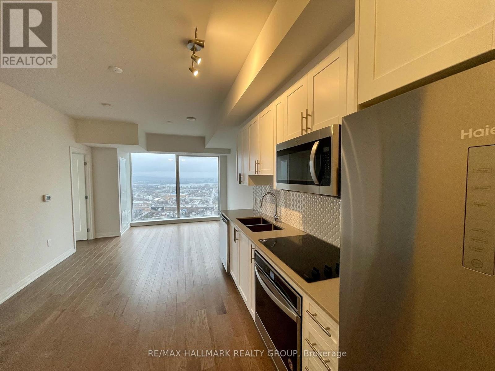 3002 - 805 Carling Avenue Property Photo 3