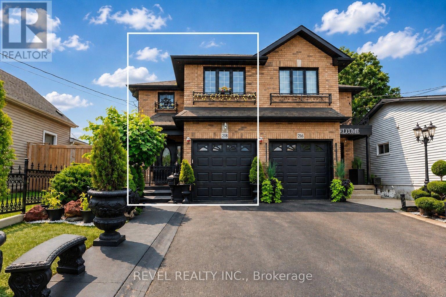 218 Macaulay Street E Property Photo 1