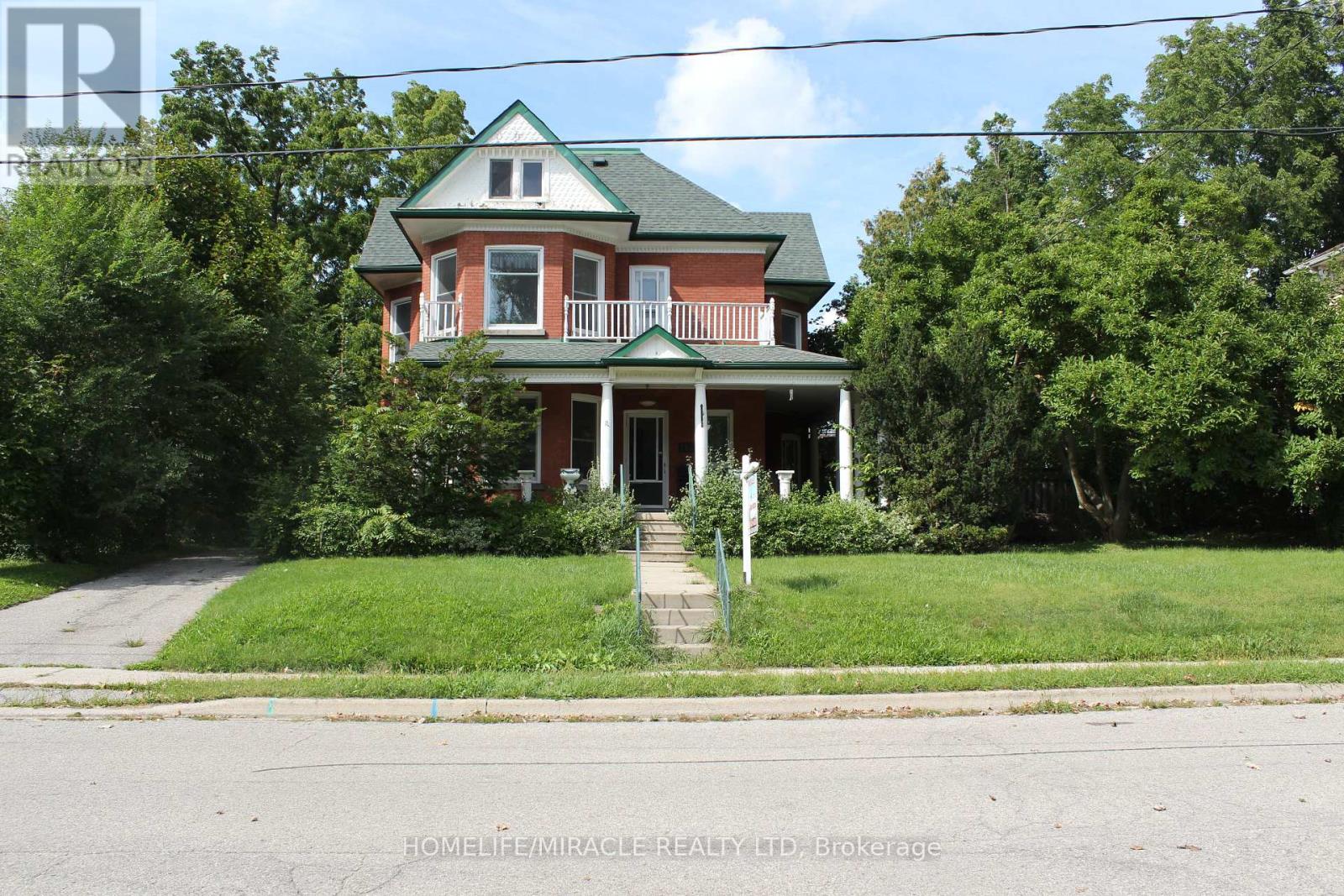 114 Frances Street Property Photo 3