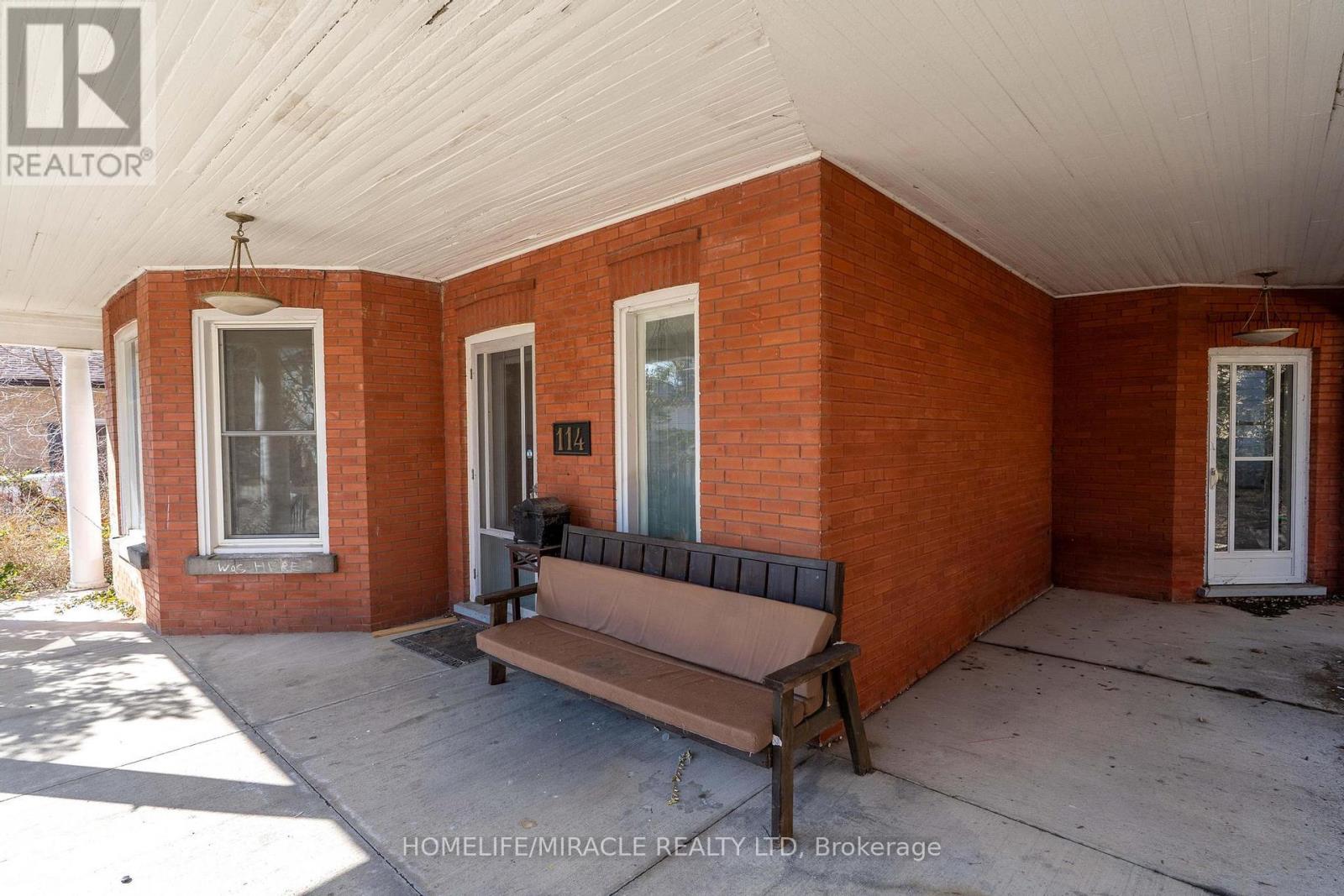 114 Frances Street Property Photo 7