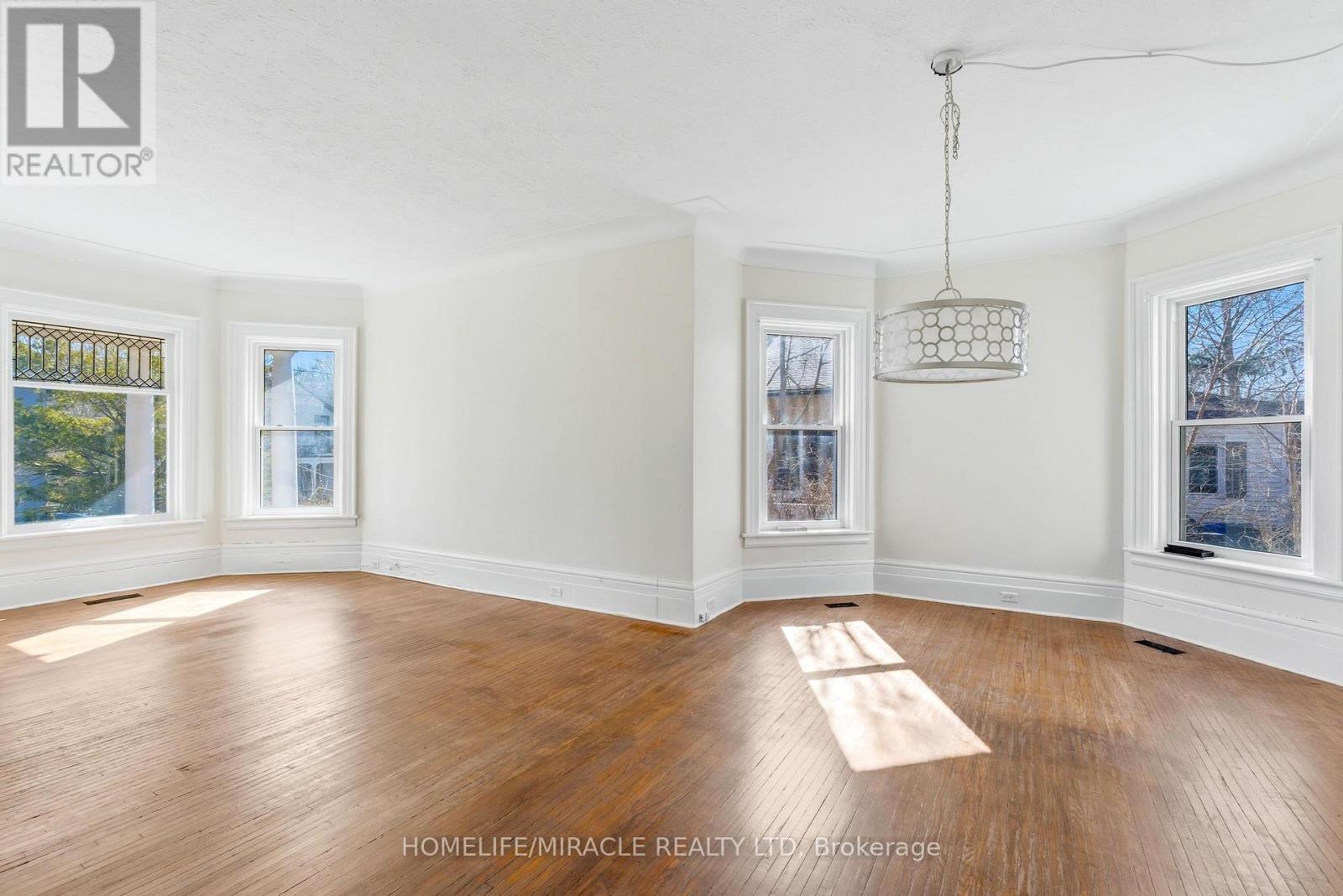 114 Frances Street Property Photo 12