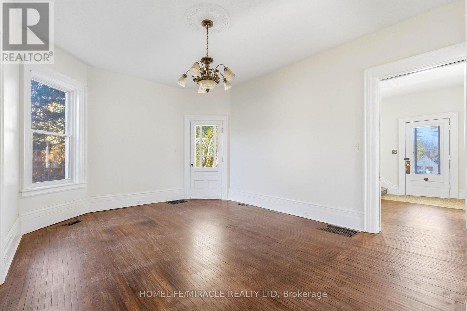 114 Frances Street Property Photo 14
