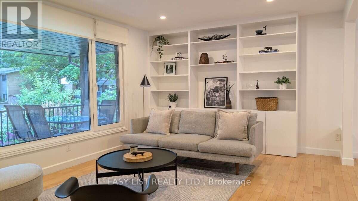 1895 Savoy Place Property Photo 4