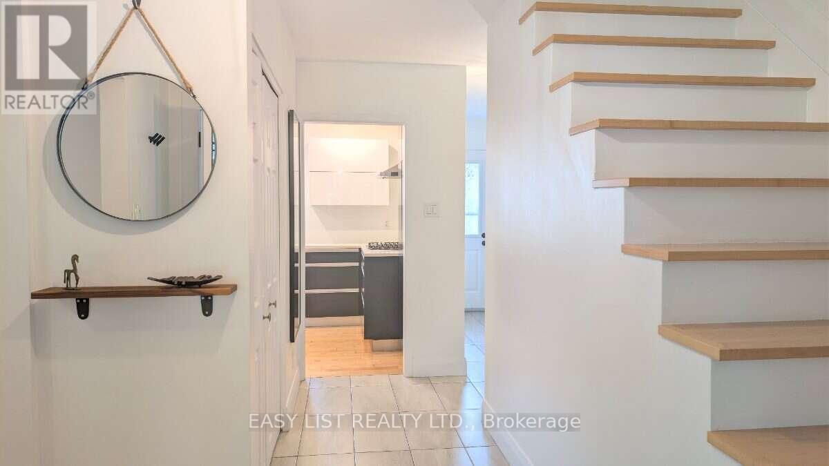 1895 Savoy Place Property Photo 6