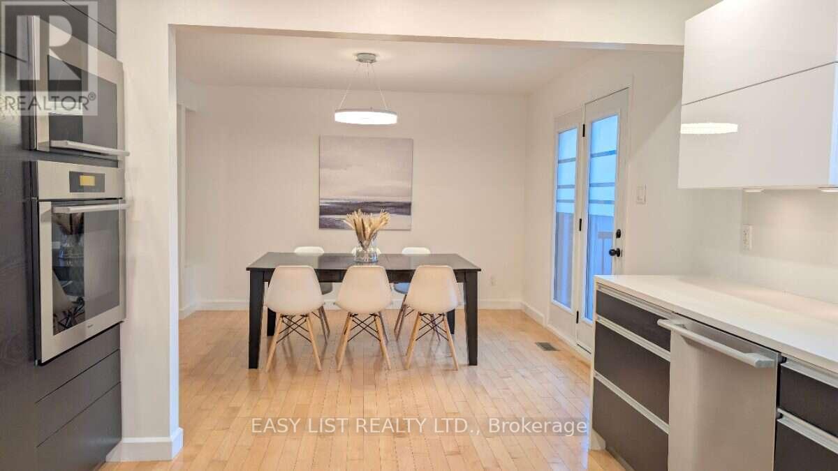 1895 Savoy Place Property Photo 8